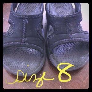 Boys Nike sandals size 8